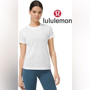 Lululemon Like New Swiftly Breathe Relaxed-fit Short Sleeve Women's Workout Top